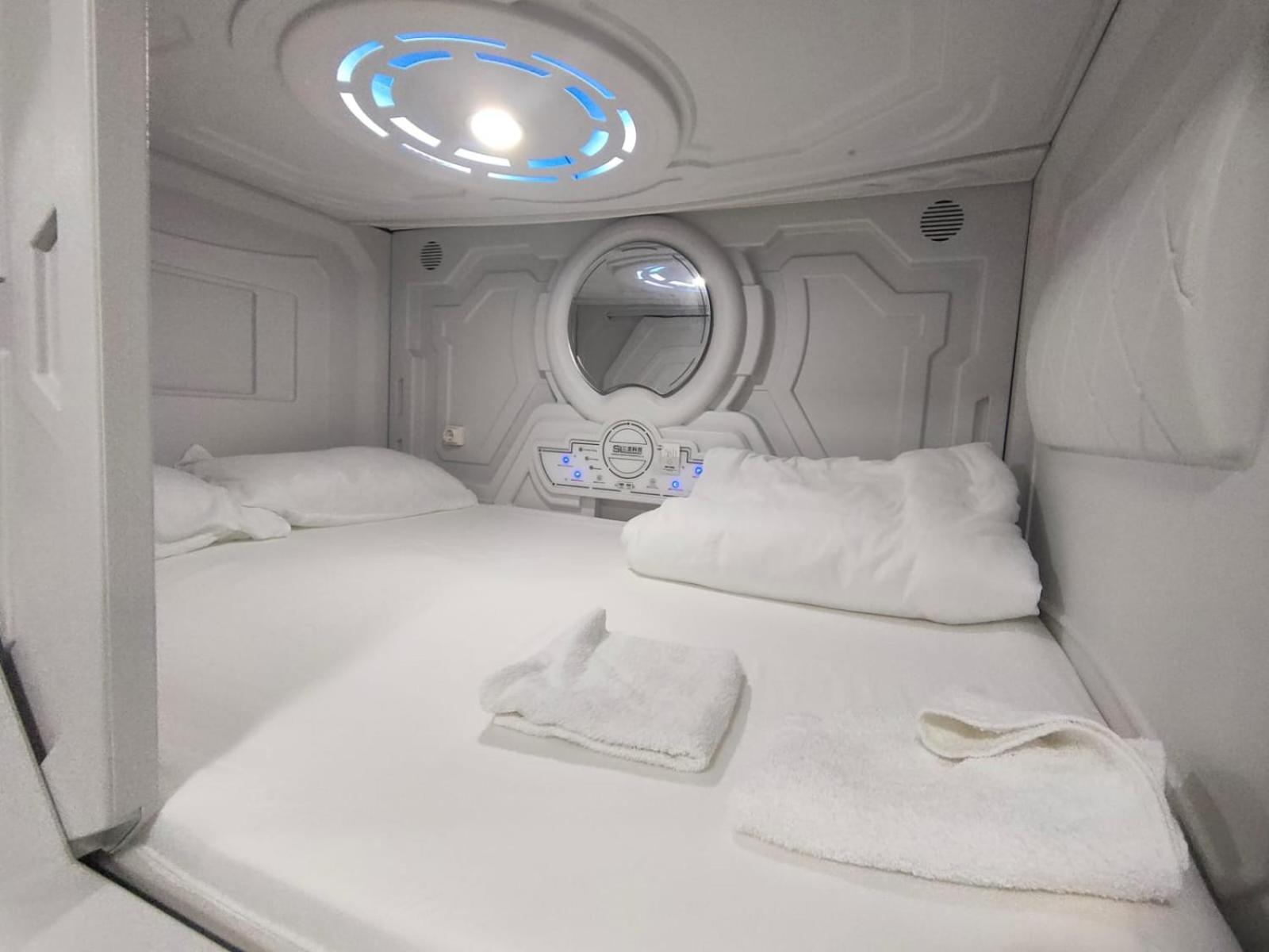 Just Hostel Capsules Аліканте Екстер'єр фото